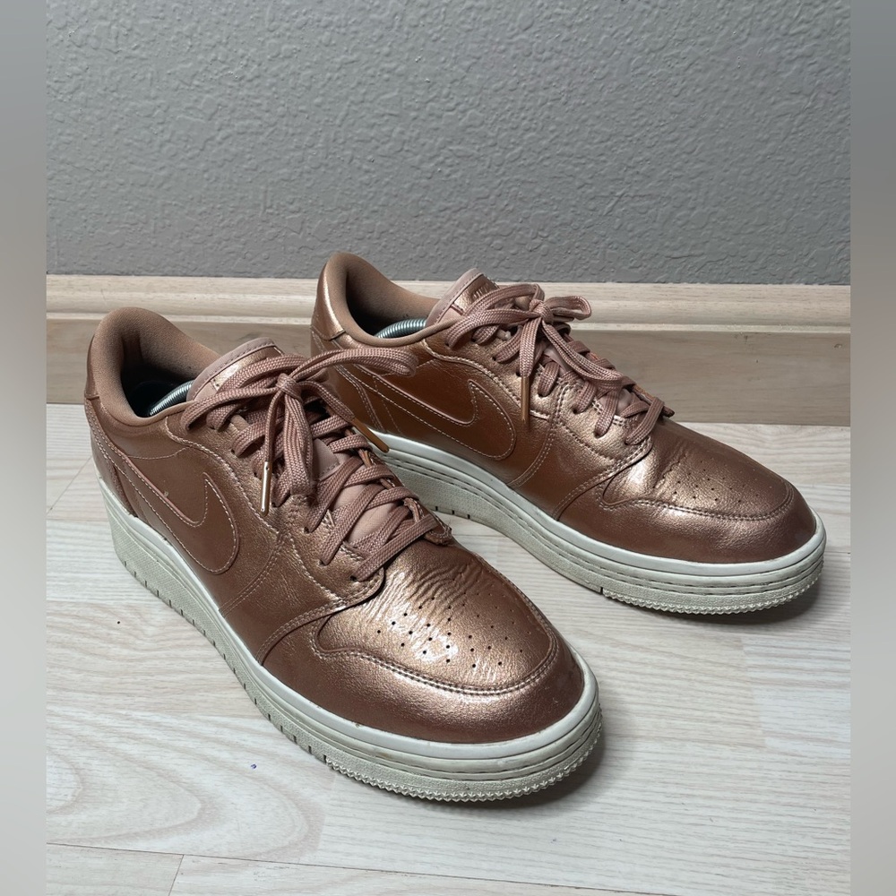 Nike Air Jordan 1 Lifted Metallic Red Bronze Womens Shoes Size 12 or Mens 10.5